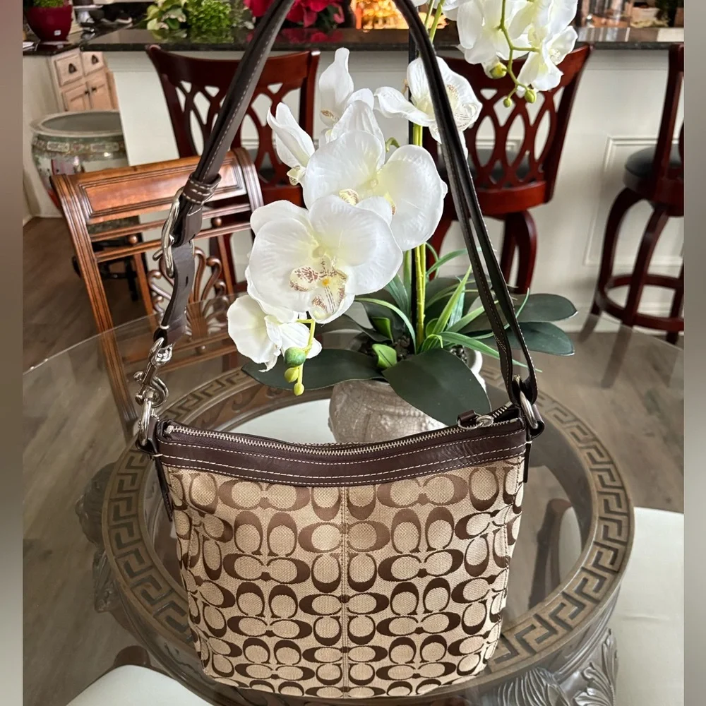 🤎🤎COACH CHELSEA SIGNATURE KHAKI & BROWN LEATHER SHOULDER/CROSSBODY BAG!🤎🤎